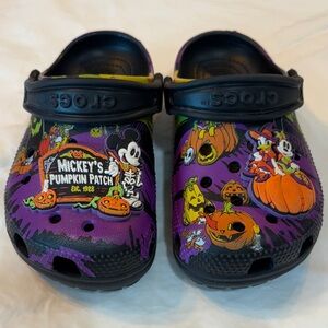 CROCS Halloween Mickey's Pumpkin Patch Clogs - Purple and Black